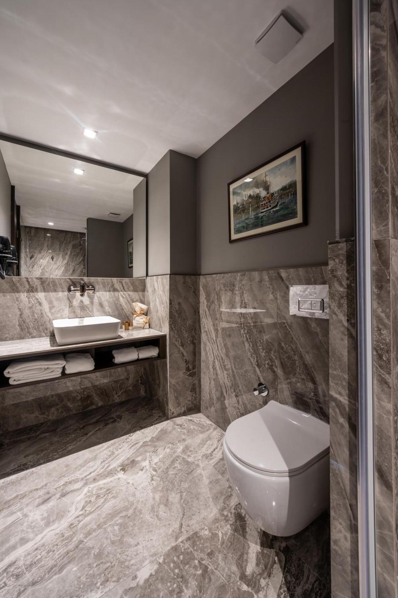 Noble Pangalti Hotel Istanbul Ngoại thất bức ảnh