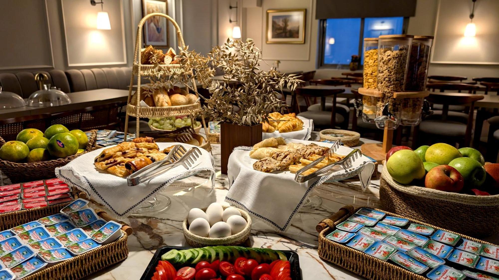 Noble Pangalti Hotel Istanbul Ngoại thất bức ảnh